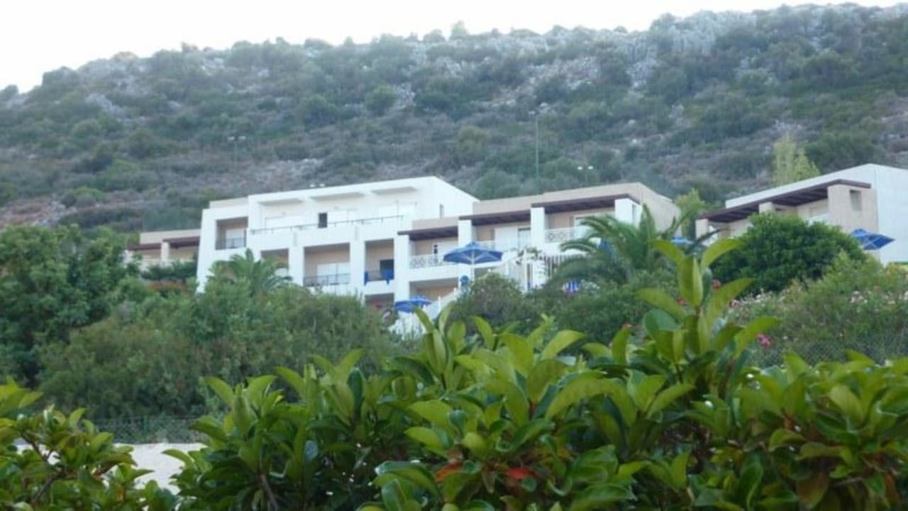 Blick auf einen Wohnblock Grand Hotel Holiday Resort