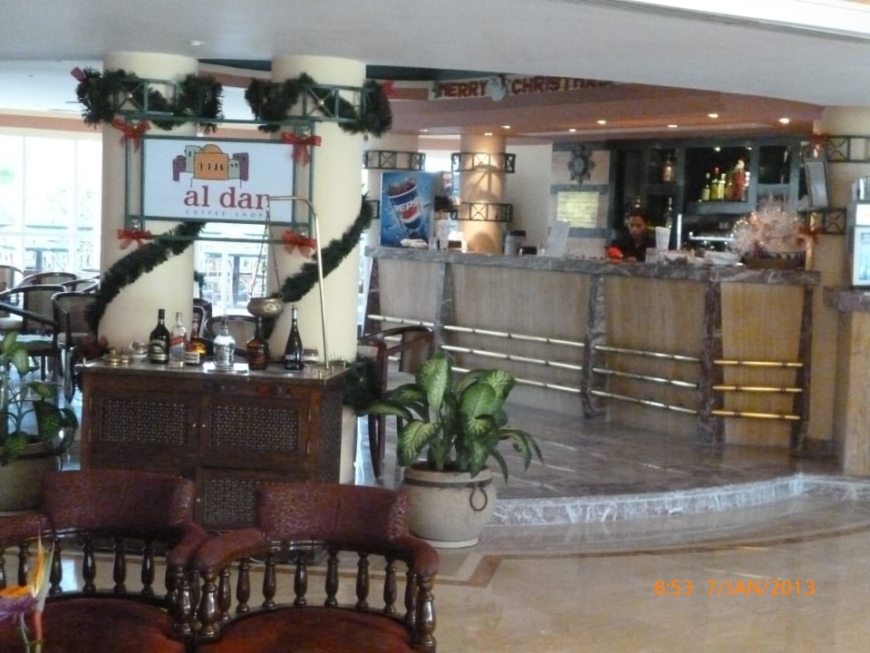 Bar in der Lobby unten Sultan Gardens Resort