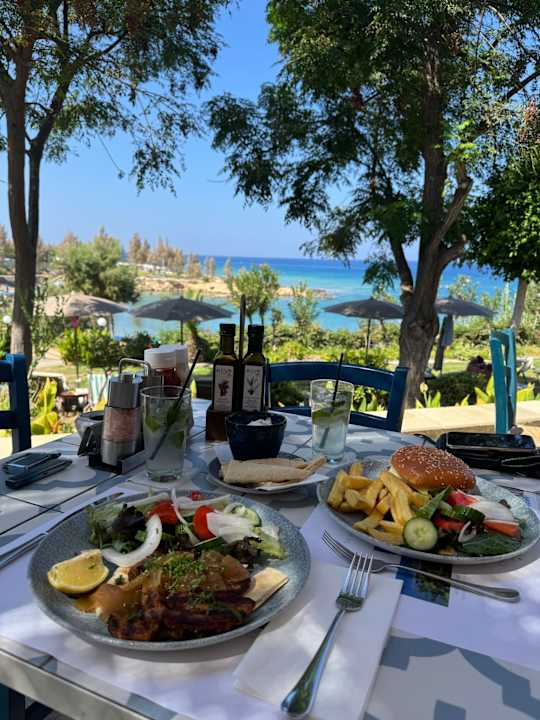 Gastro Crystal Springs Beach Hotel