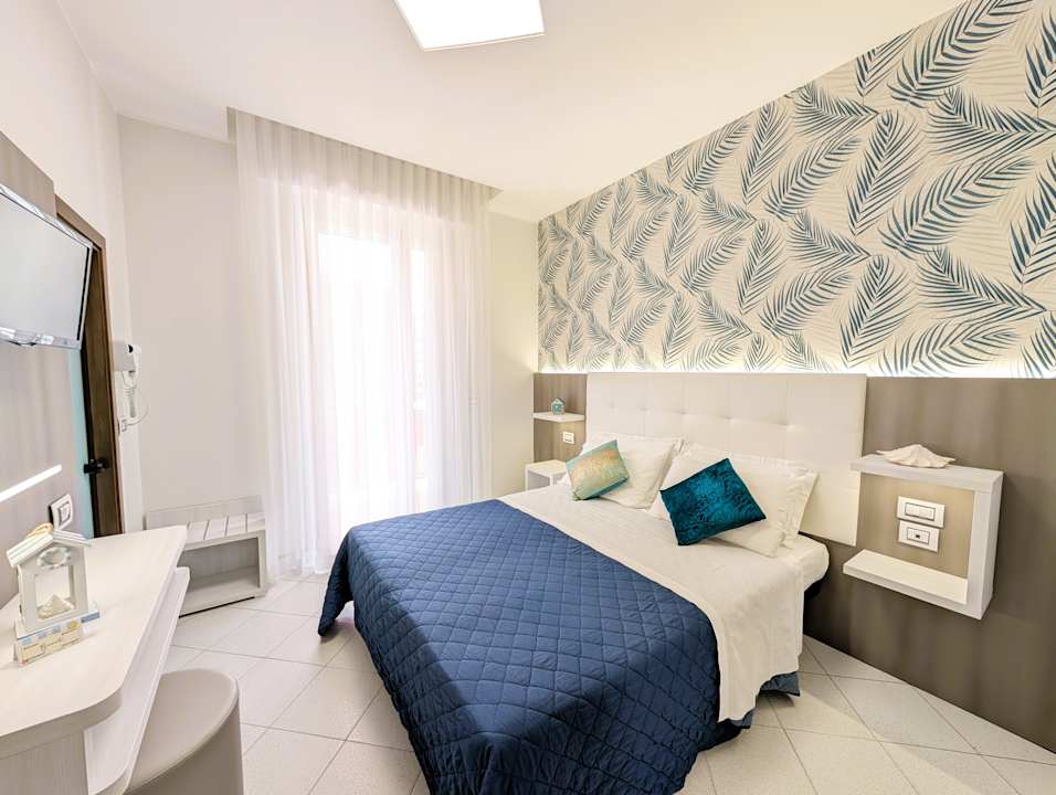 Zimmer Hotel Ariane - BEACHFRONT, Breakfast XXL & Sea View