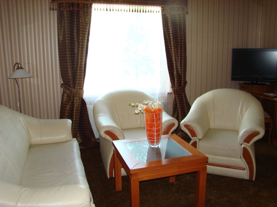 Część wypoczynkowa apartamentu Hotel Azzun Orient SPA & Wellness