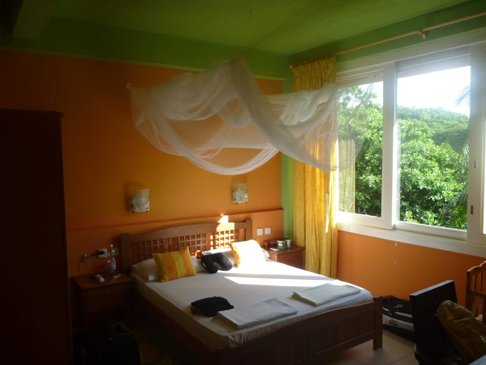 Schlafzimmer, Moskitonetz haben wir mitgebracht Hotel Anse Takamaka View