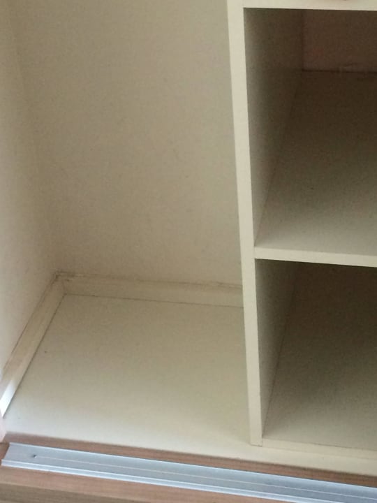 Kleiderschrank dreckig innen Marvida Family Eco