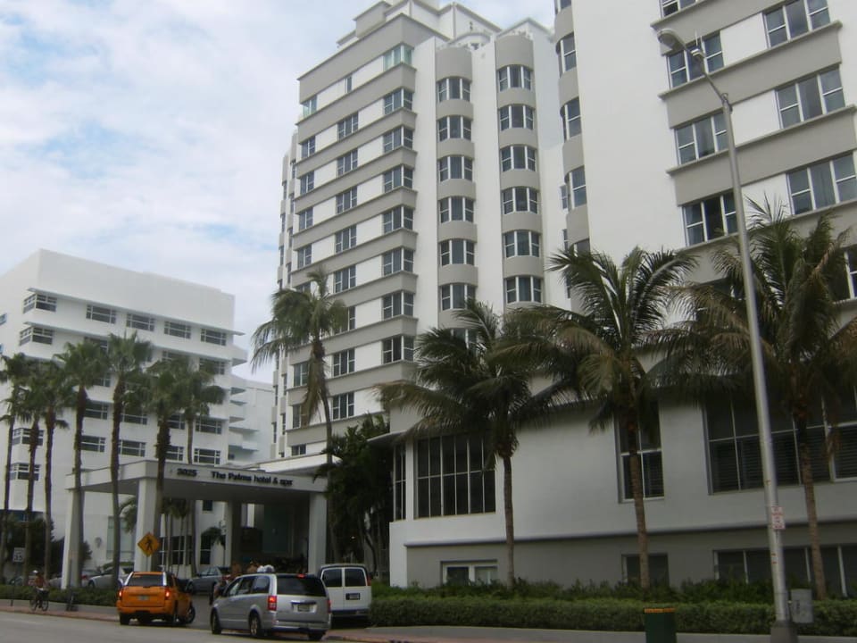 Eingang The Palms Hotel & Spa