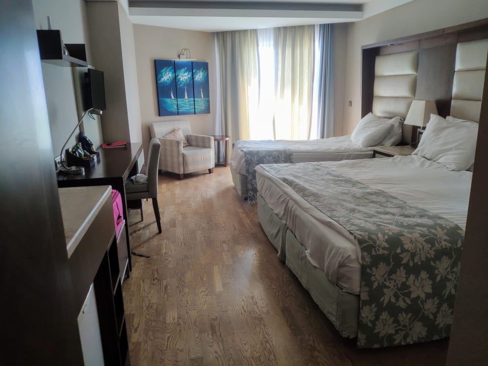 Zimmer Ramada Plaza by Wyndham Antalya