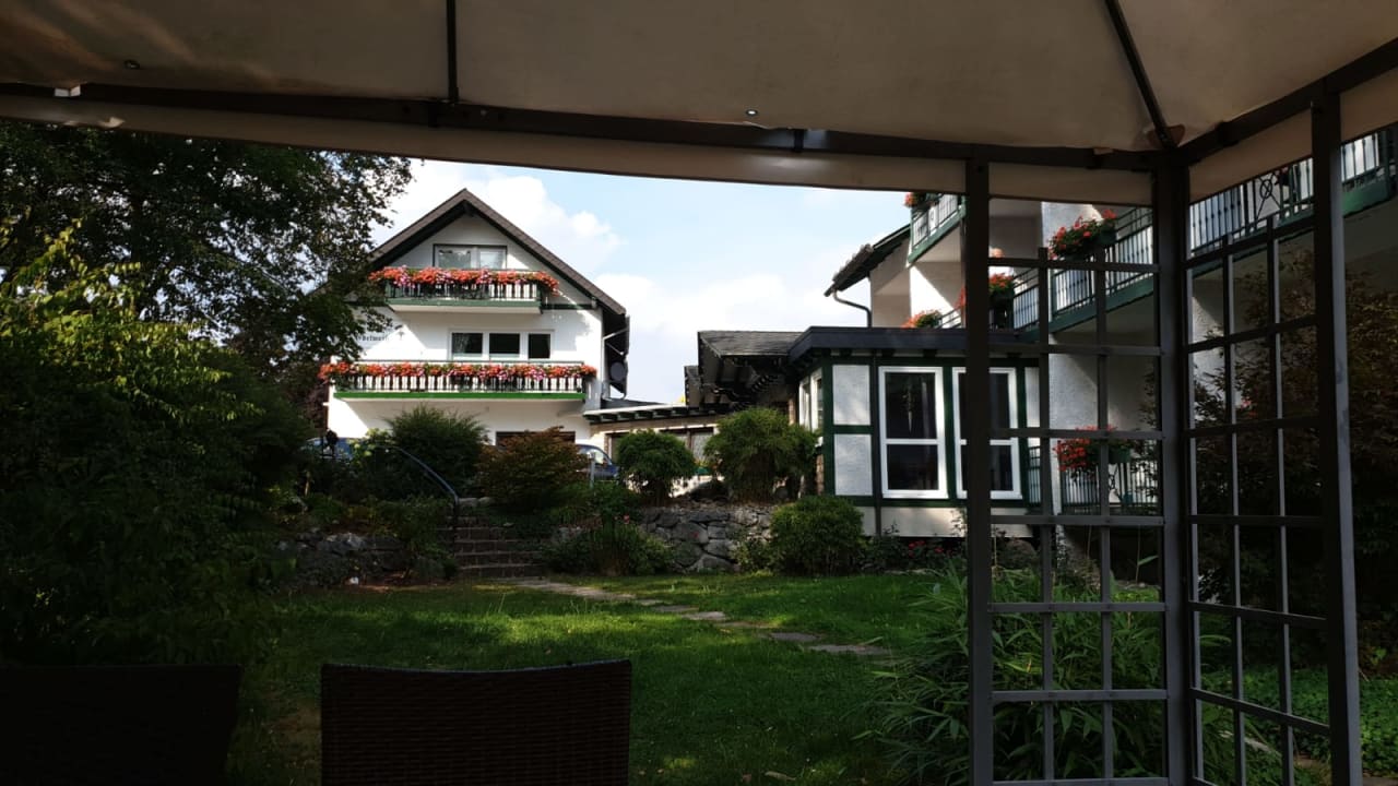 Gartenanlage Hotel & Ferienappartements Edelweiss