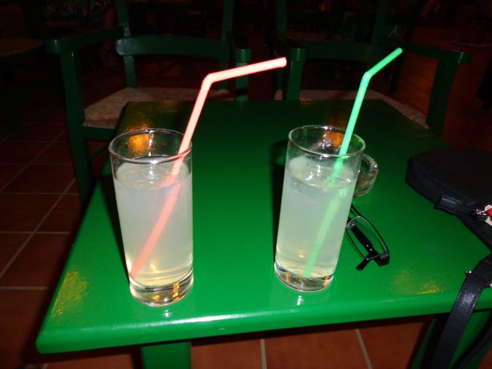 Cocktails Anissa Beach & Village