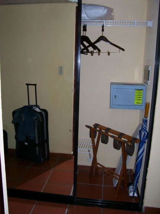 Schrank Teil 2 Marien Puerto Plata