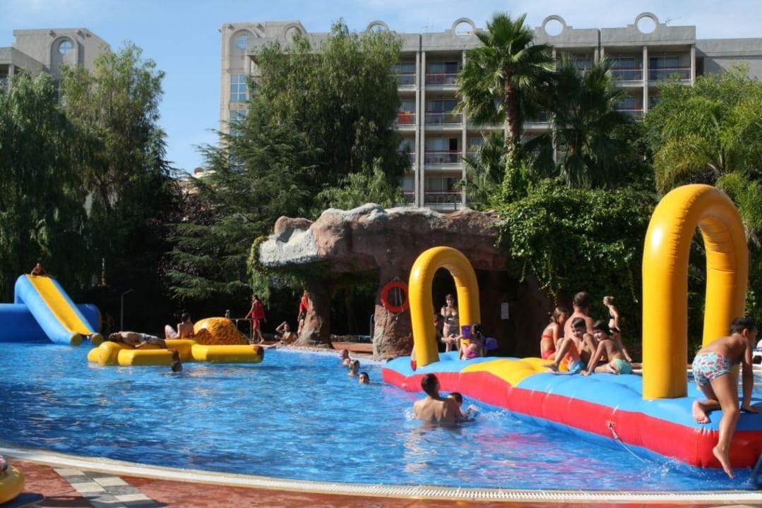 Pool H10 Salauris Palace