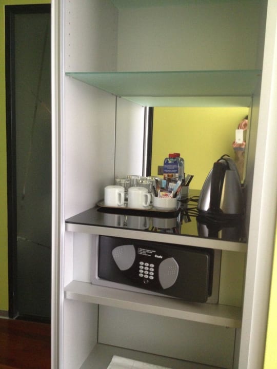 Das finde ich immer toll! Wasserkocher, Kaffee/Tee Holiday Inn Bern - Westside