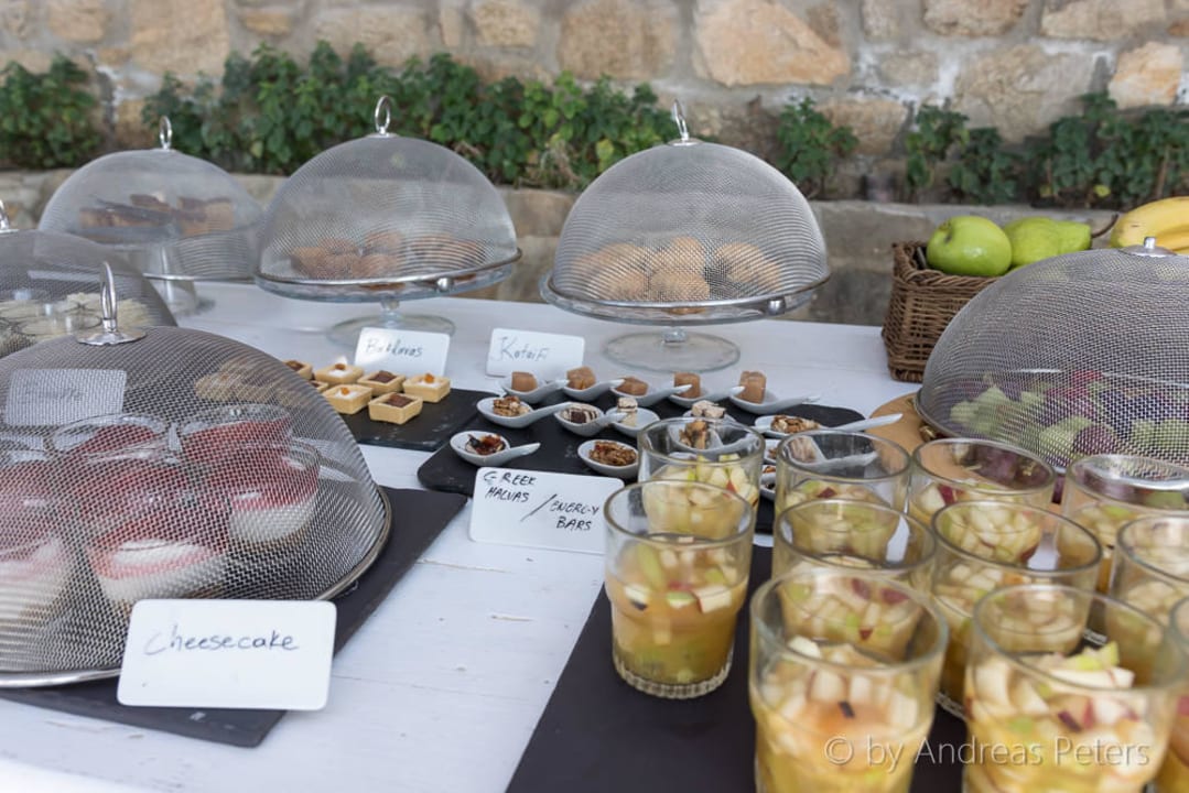 Sehr grosse Auswahl beim Frühstücksbuffet Rocabella Mykonos Hotel & Spa