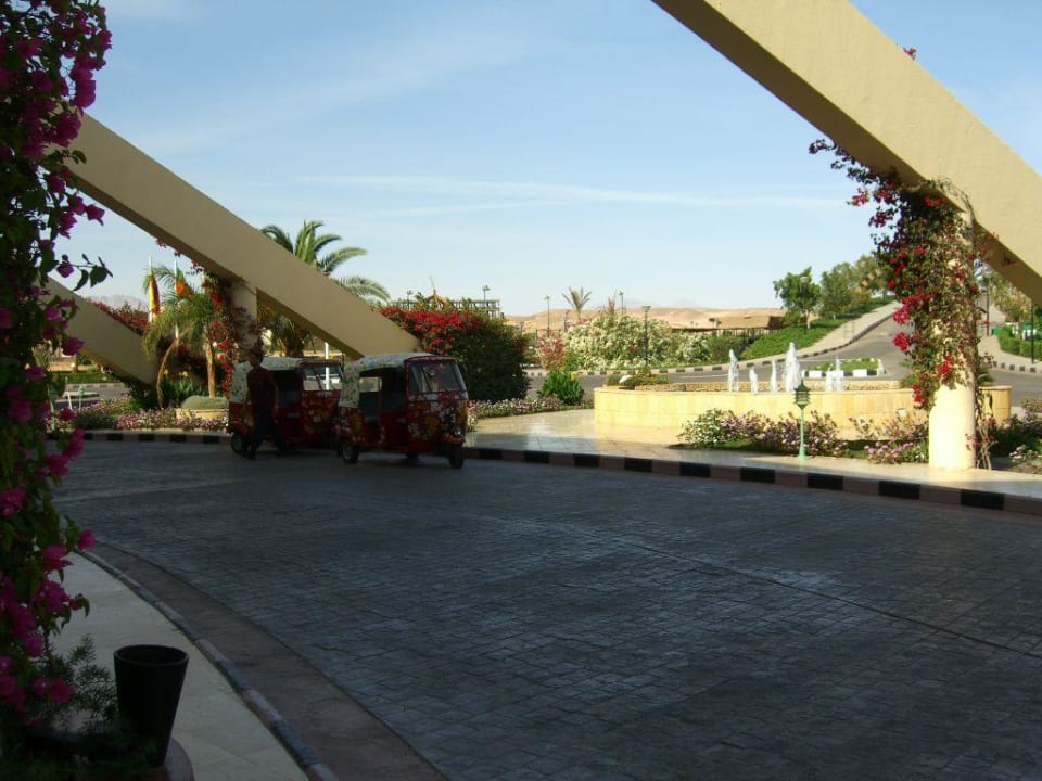 Haupteingang Xanadu Club Makady Bay