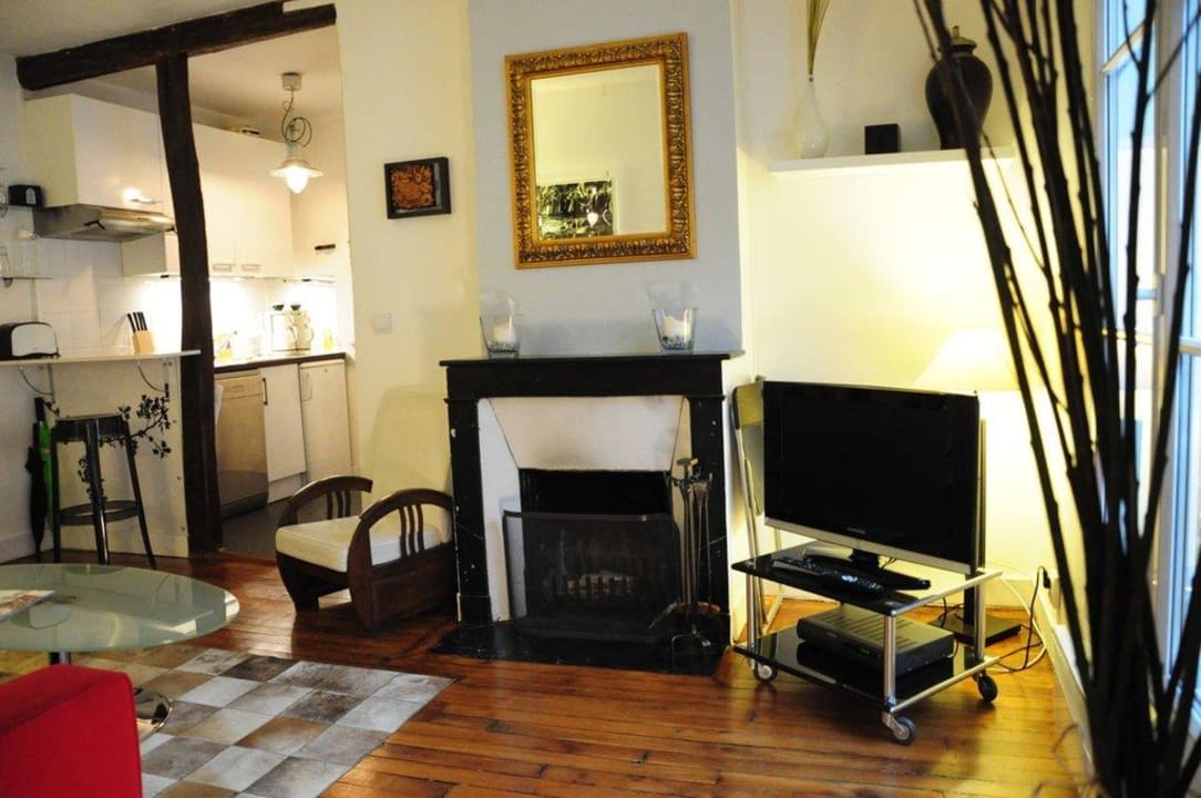 Living room Apartment Canal Saint Martin