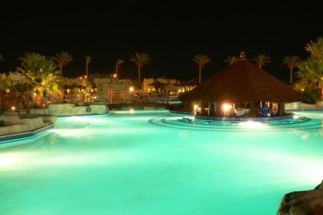 Вечерняя подсветка SUNRISE Royal Makadi Resort