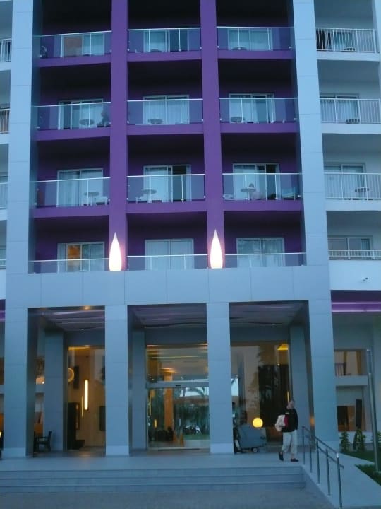 Eingang in die Lobby vom Gartenbereich Hotel Riu Gran Canaria