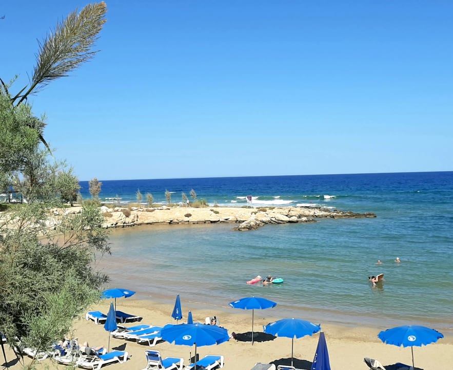 Strand Crystal Springs Beach Hotel