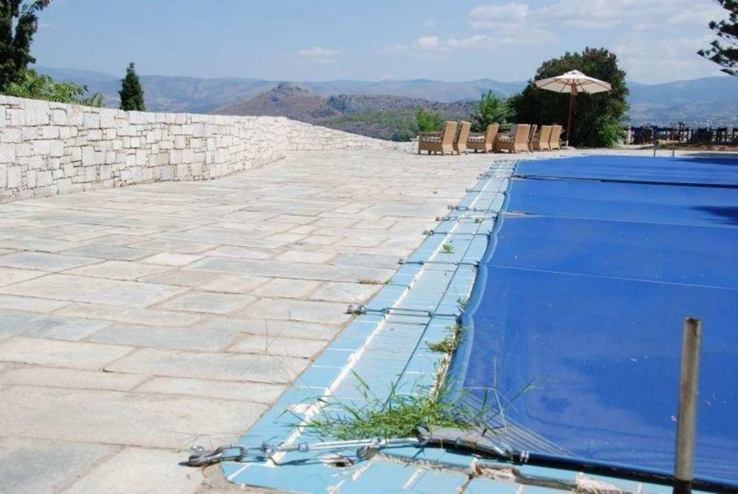 Großer aber gesperrter Pool Nafplia Palace Hotel & Villas