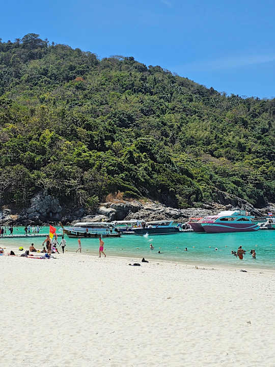 Strand Hotel The Racha