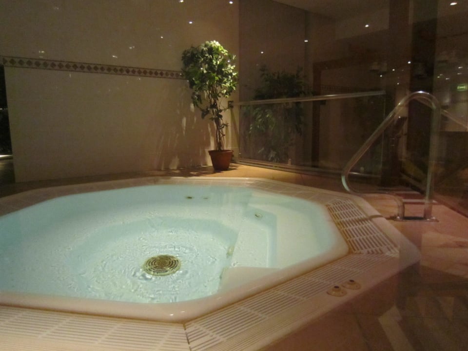 Whirl-Pool Dorint Hotel Leipzig