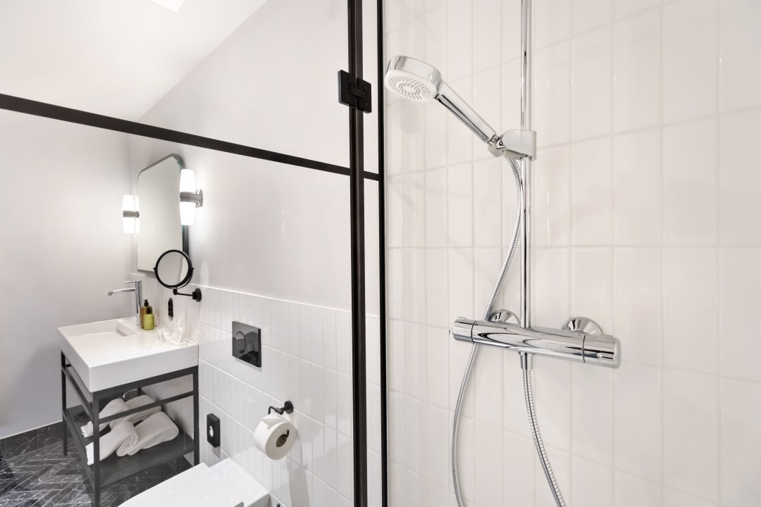 Zimmer Hotel Astoria Vienna, Curio Collection by Hilton