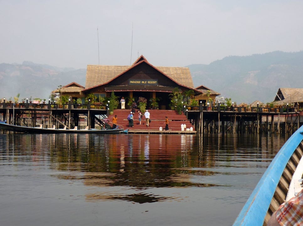 Mit dem Boot zum Resort Hotel Paradise Inle Resort