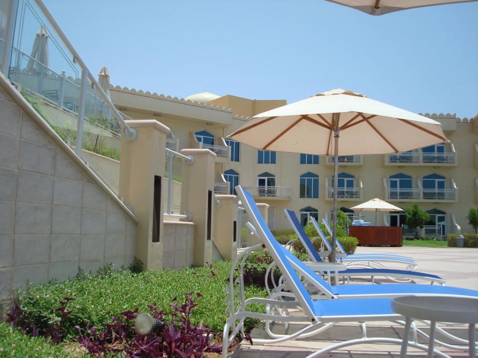 Blick Richtung Hauptgebäude Wyndham Garden Salalah Mirbat