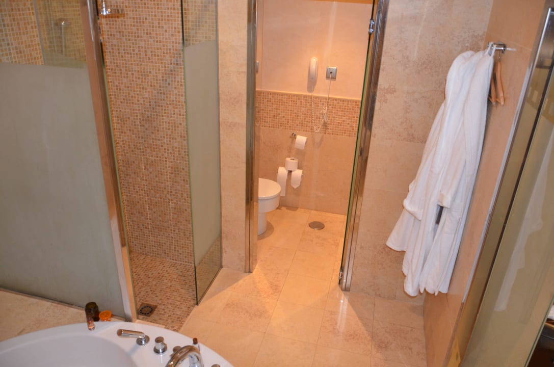 Jr. Suite Whirlpool, Dusche, WC (+Bidet) Sheraton Fuerteventura Golf & Spa Resort
