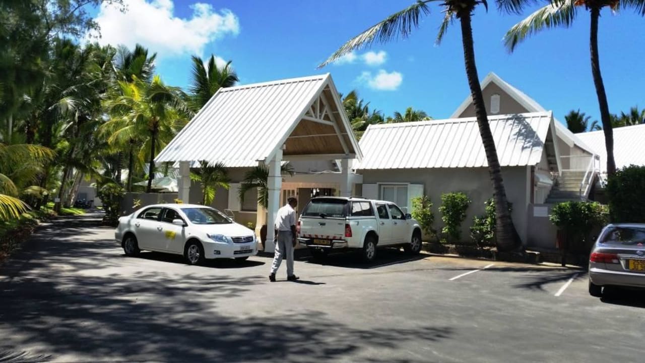 Schick Tropical Attitude - Adults only