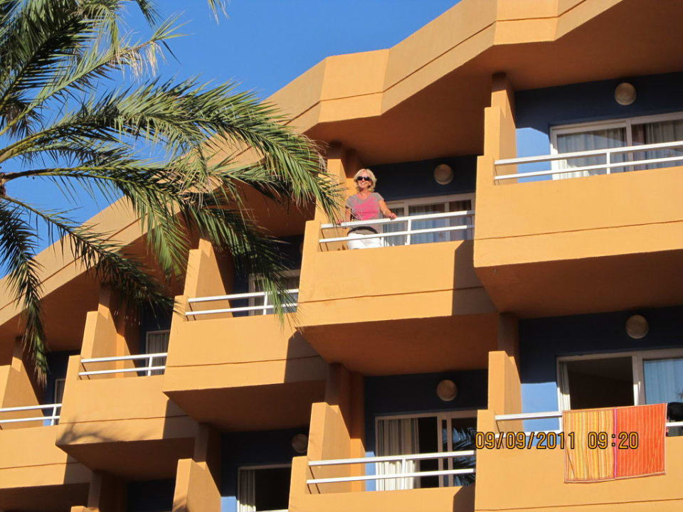 Blick zur 3. Etage Iberostar Waves Playa de Muro