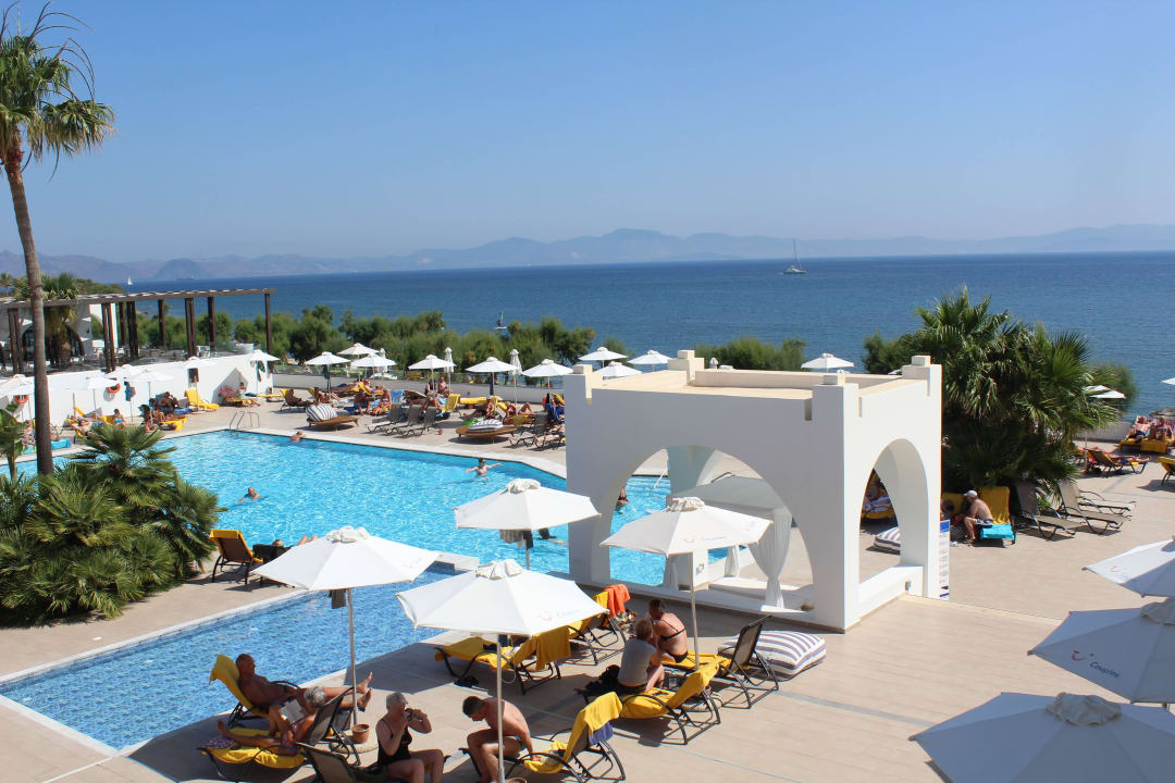 Pool mit Meerblick TUI BLUE Oceanis Beach and Spa Resort