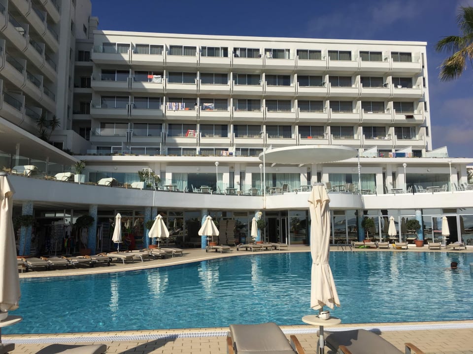 Pool Hotel Sunrise Beach