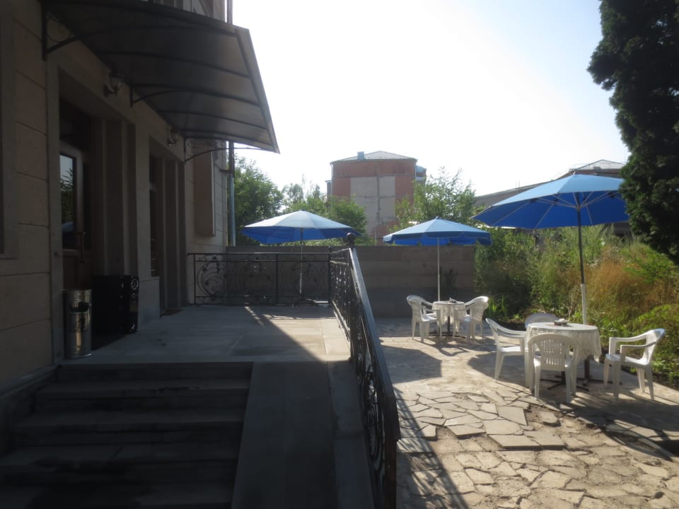 Außenansicht Hotel Lori-Berd