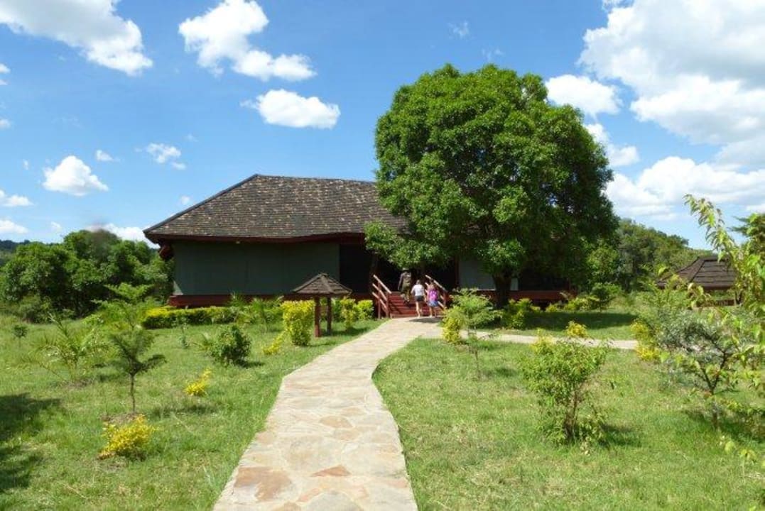Blick zur Rezeption, bzw. Restaurant Royal Mara Safari Lodge