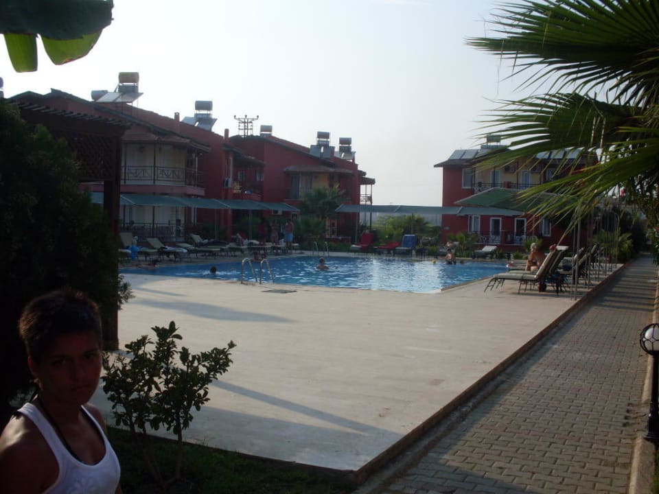 Separater Pool im Annex Bereich Hotel Turan Prince