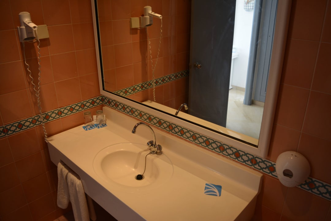 Waschtisch im Bad Calimera One Resort Jockey