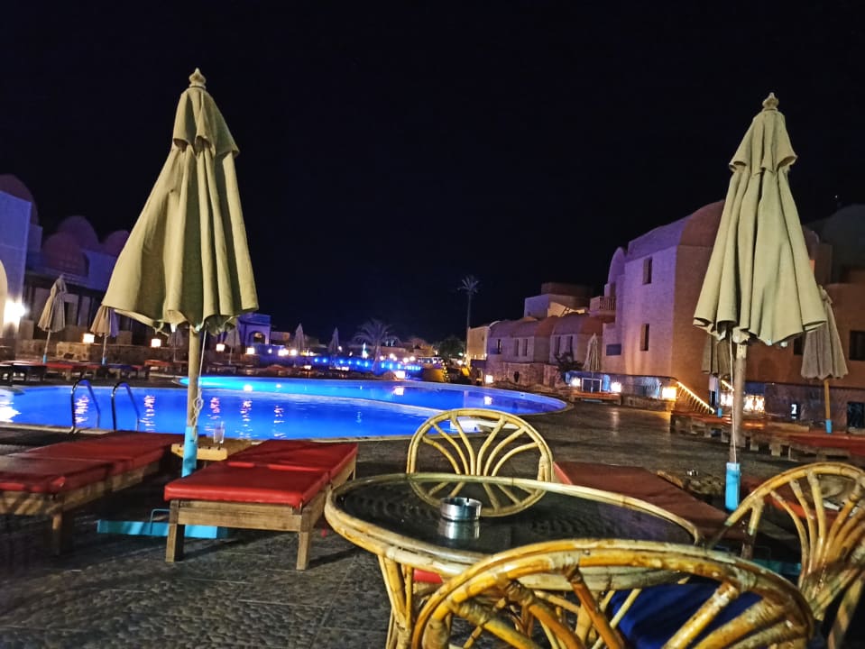 Pool Rohanou Beach Resort