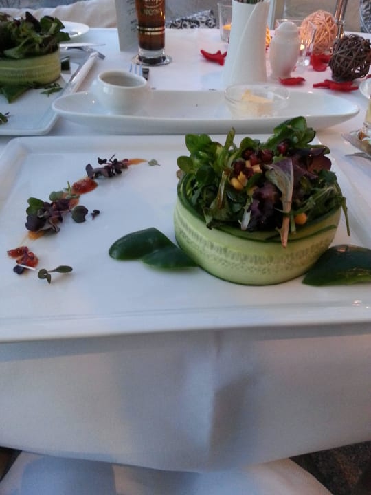 Hübsch angerichteter Salat AEDENLIFE Hotel & Resort Rügen