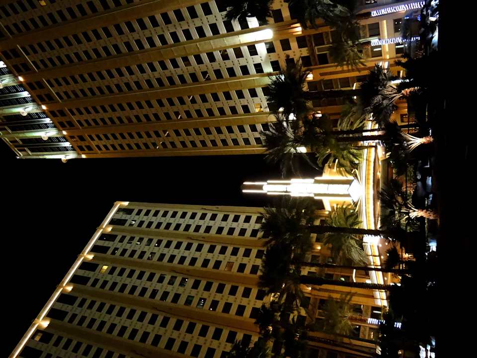 Eingang Hilton Grand Vacations Suites on the Las Vegas Strip