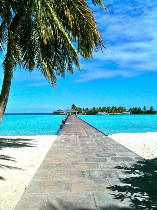 Der Steg führt zum Italiener Villa Park Sun Island