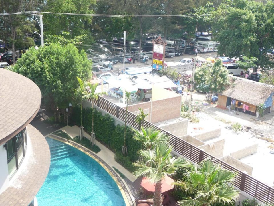 Garküchen direkt nebenan Hotel Tara Mantra Cha Am