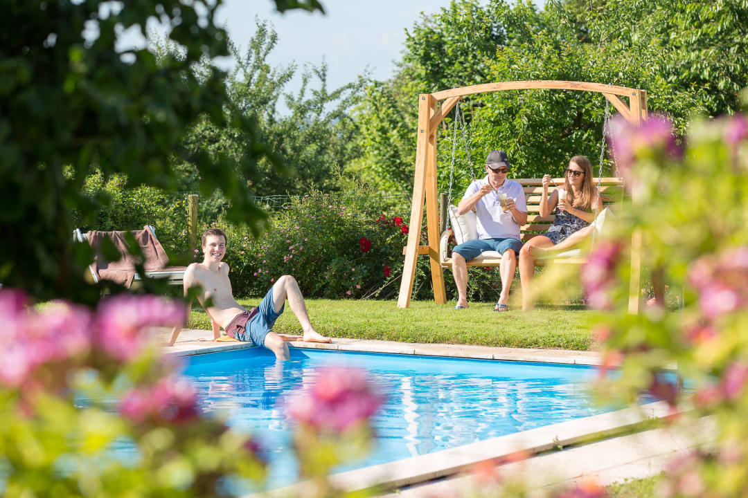 Entspannung im Garten Landhaus & Landsuiten Hoher