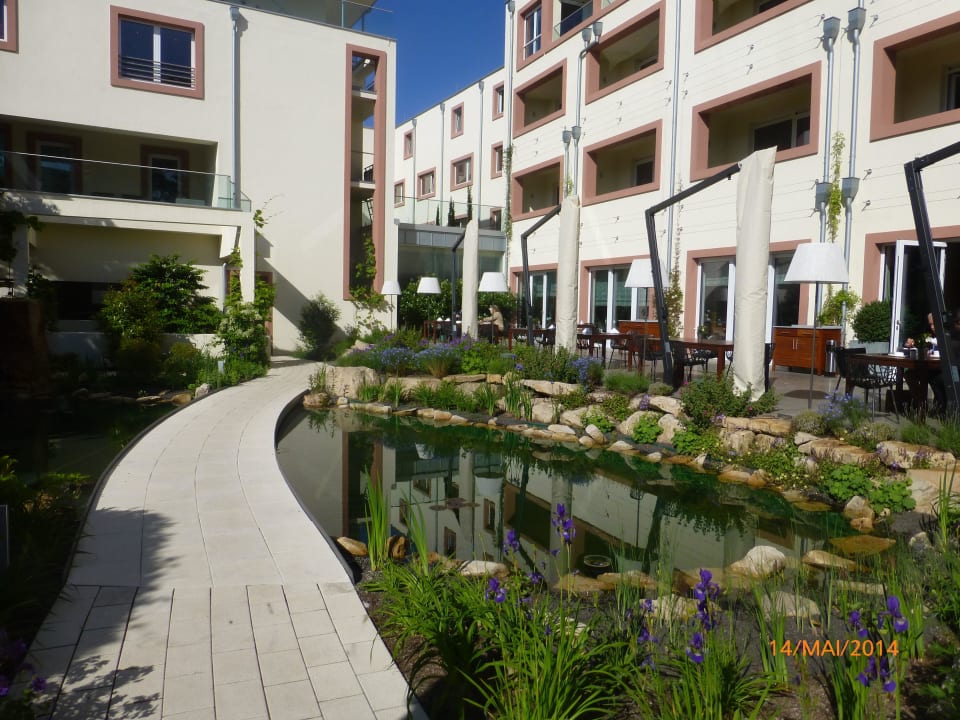 Gartenteich Kaisergarten Hotel Deidesheim