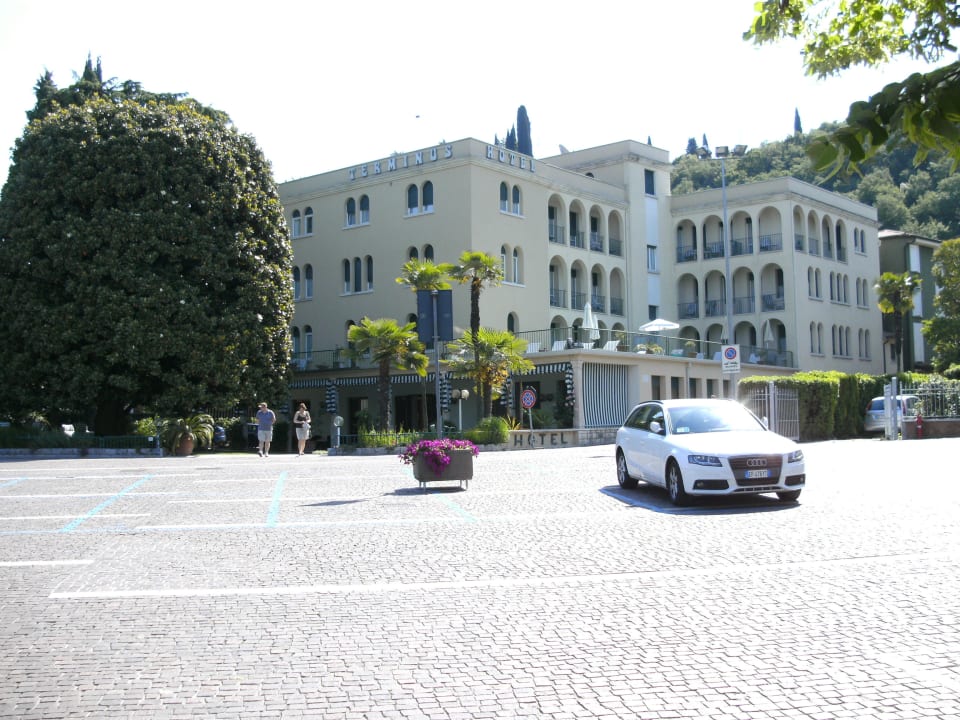 Vom Gardasee aus Hotel Terminus & Garda