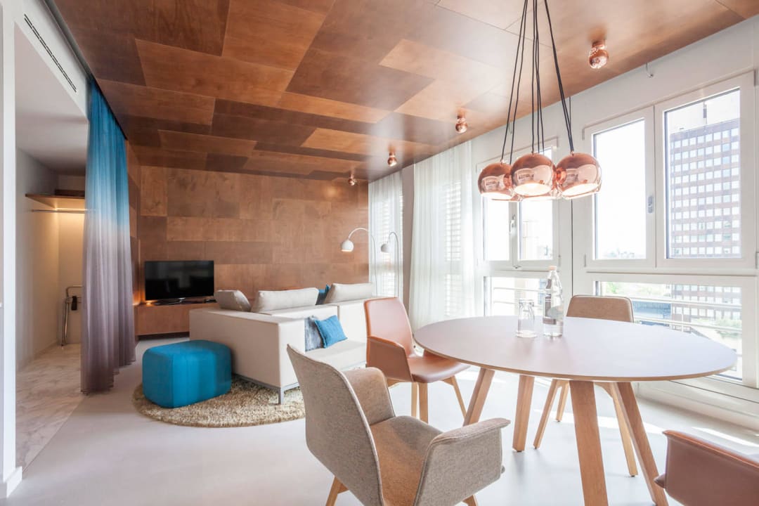 Executive Suite 1bedroom - Dining Area EMA House Hotel  Suites