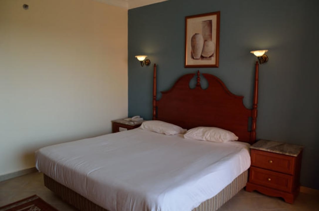 Doppelbett im Familienzimmer Titanic Beach Spa & Aqua Park