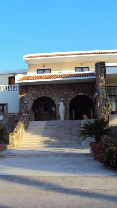 Ingang Atlantica Thalassa Hotel