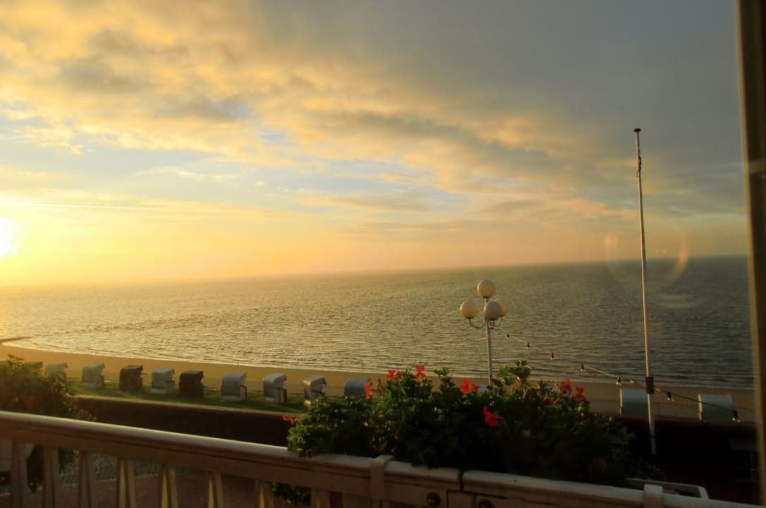 Morgendlicher Blick vom Balkon Akzent Strandhotels Seestern, Delphin & Lachs