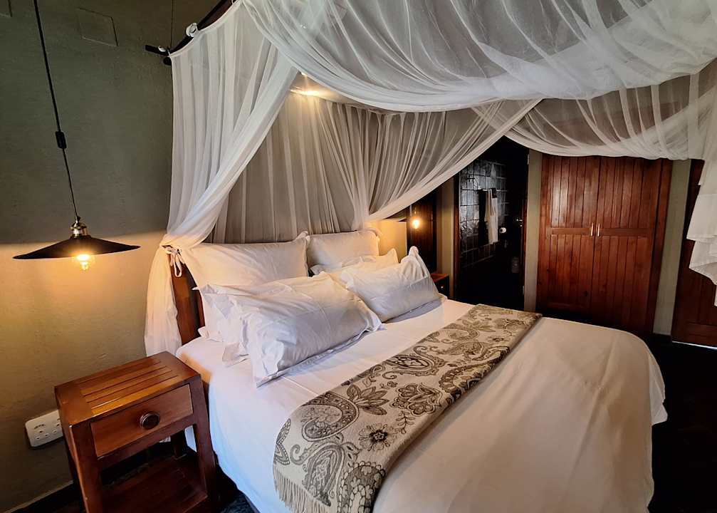 Zimmer La Lechere Guest House