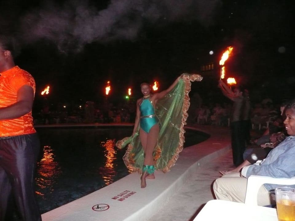 Show im Hotel Grand Paradise Playa Dorada