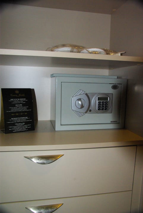 Zimmer Well Palace Side